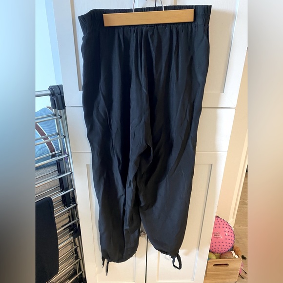 Parachute pants - Picture 2 of 3